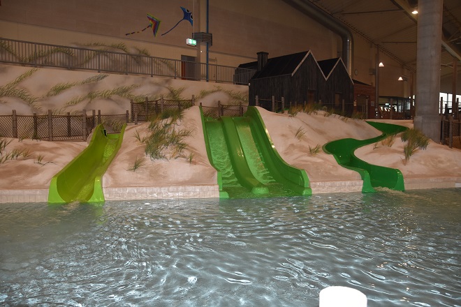 Shallow-pool-and-slides-at-the-Aquadome-in-Lalandia-Sondervig-in-Western-Denmark
