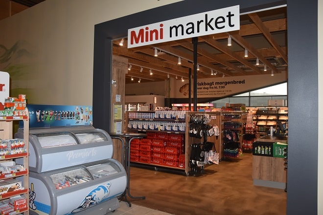 mini-market-at-lalandia-sondervig-in-western-demark-family-center