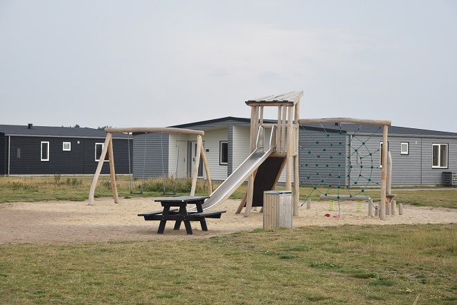 playground-at-the-cabin-at-lalandia-sondervig-hytter-legeplads-in-western-denmark
